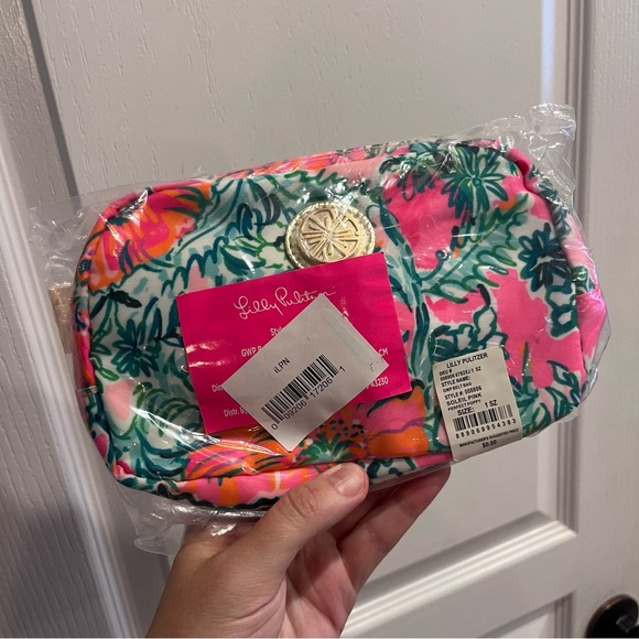 NWT Lilly Pulitzer Runaround Printed Belt Bag in Soleil Pink Perfect Poppy GWP - Picture 4 of 7